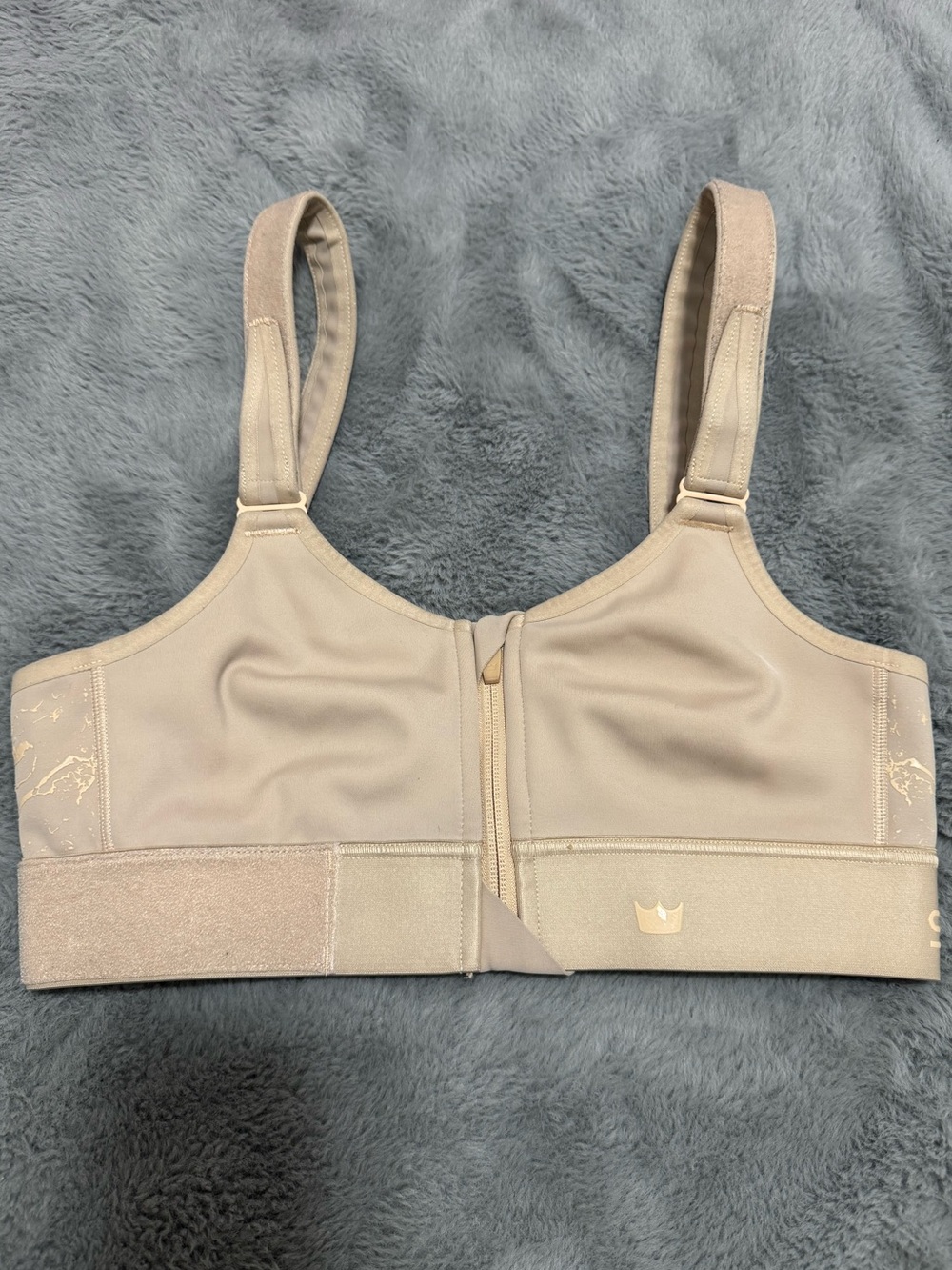 SHEFIT Front-Zip Support Bra in Nude